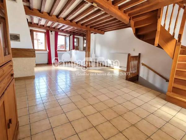Charmante maison de village avec terrasse, terrain et dépendances