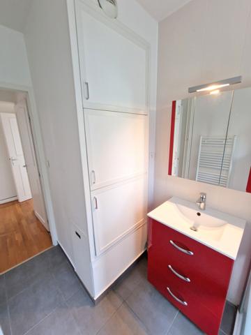 COLOCATION d une Chambre meublée sur OULLINS - Tout est compris ! Disponible !
