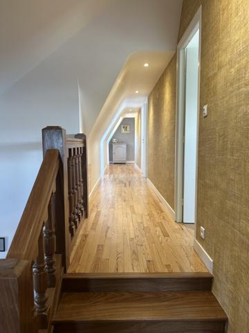 Maison 10 pièce(s) 6 chambre(s) 204 m²