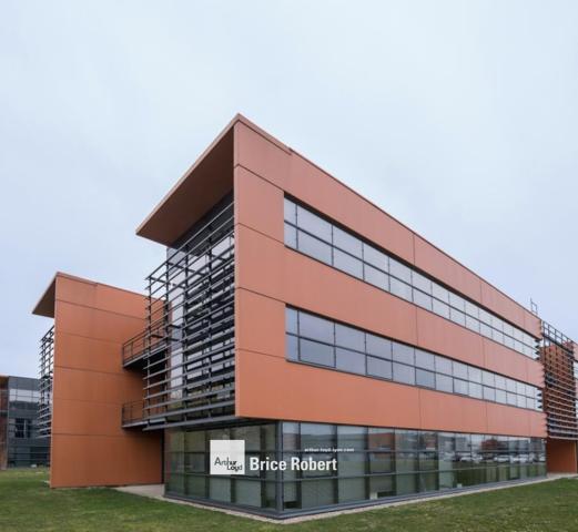 Bureaux à louer à Saint-Priest parc arboré et services sur place