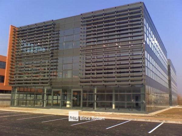 Bureaux à louer à Saint-Priest parc arboré et services sur place