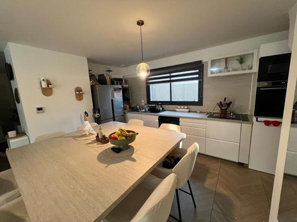 Maison  4 pièce(s) 96 m2, garage