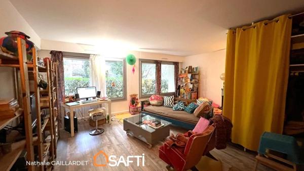 T2 EN RDC DANS RESIDENCE SECURISEE