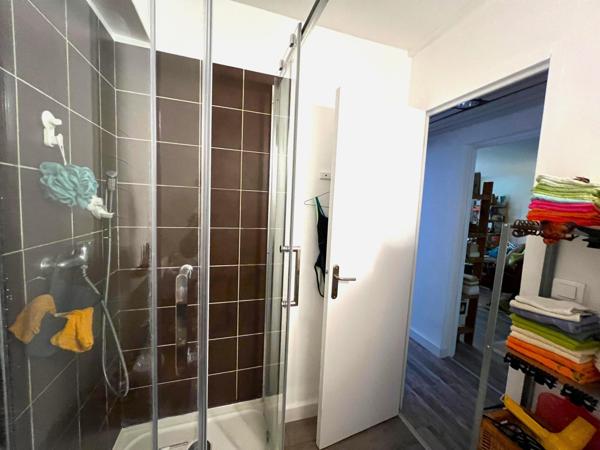 T2 EN RDC DANS RESIDENCE SECURISEE