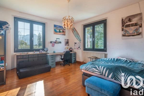 Maison 9 pièces de 333 m² à La Buisse (38500)