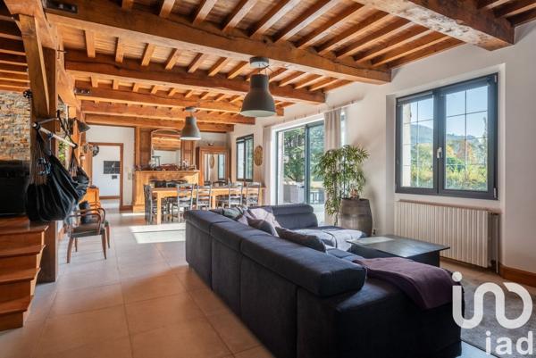 Maison 9 pièces de 333 m² à La Buisse (38500)