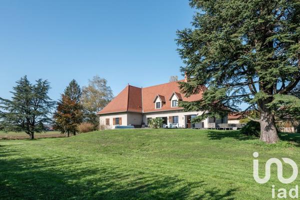 Maison 9 pièces de 333 m² à La Buisse (38500)