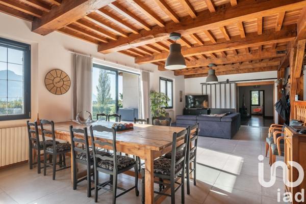 Maison 9 pièces de 333 m² à La Buisse (38500)