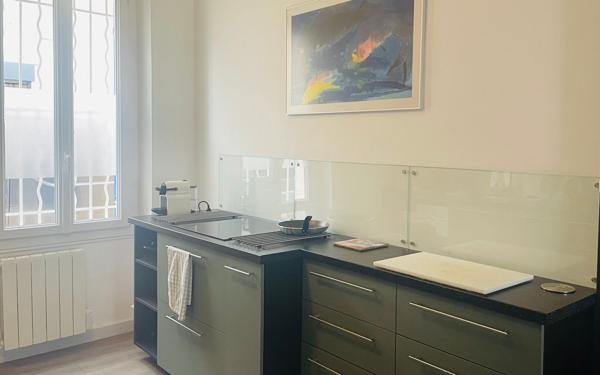 Appartement à vendre    2 pièces • 48 m2 Saint-Cyr-sur-Mer