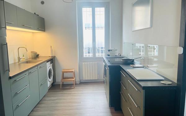 Appartement à vendre    2 pièces • 48 m2 Saint-Cyr-sur-Mer