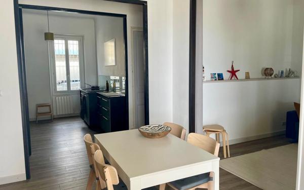 Appartement à vendre    2 pièces • 48 m2 Saint-Cyr-sur-Mer