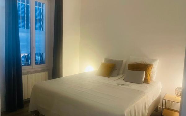 Appartement à vendre    2 pièces • 48 m2 Saint-Cyr-sur-Mer