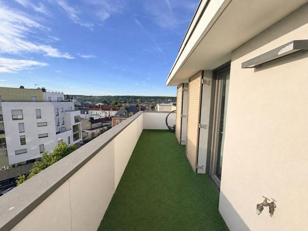 EXCLUSIVITÉ - Appartement d'exception au dernier étage avec terrasse panoramique de 30 m² - Mantes-la-Jolie Centre
