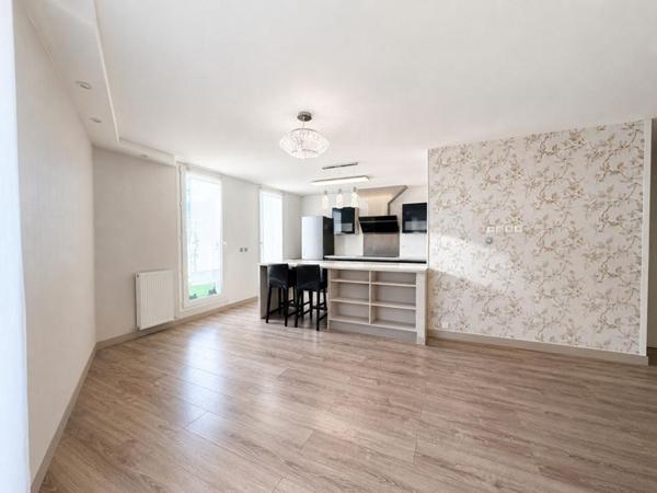 EXCLUSIVITÉ - Appartement d'exception au dernier étage avec terrasse panoramique de 30 m² - Mantes-la-Jolie Centre