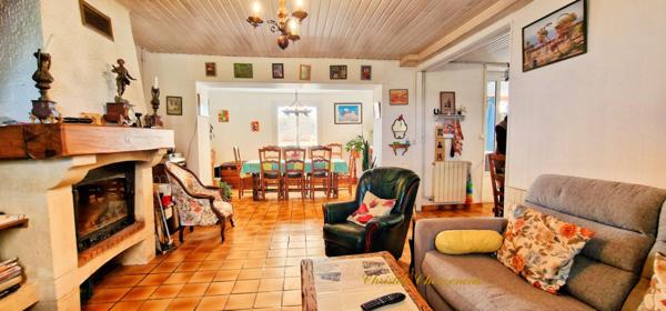 24350 lisle  : Ensemble immobilier deux maisons et dépendances