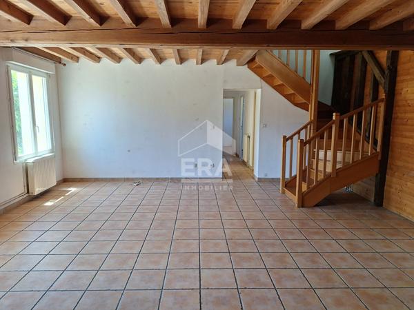 Maison mitoyenne à 5 minutes de Montpon Ménestérol.