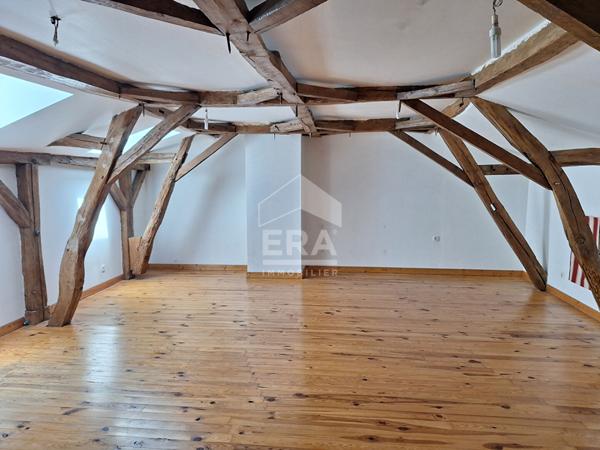 Maison mitoyenne à 5 minutes de Montpon Ménestérol.