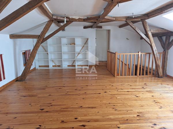 Maison mitoyenne à 5 minutes de Montpon Ménestérol.