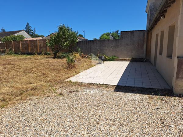 Maison mitoyenne à 5 minutes de Montpon Ménestérol.