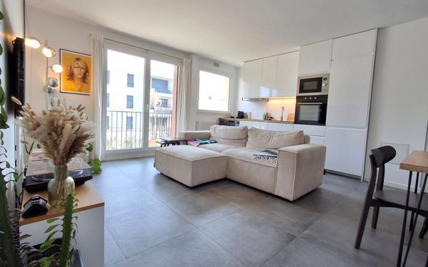 Appartement à louer    2 pièces •  Saint-Maur-des-Fossés