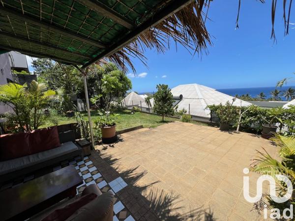 Maison 6 pièces de 102 m² à Saint-Pierre (97410)