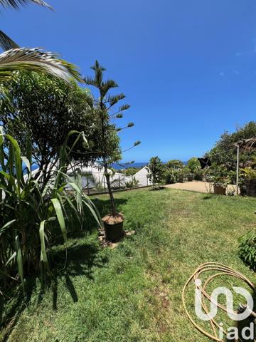 Maison 6 pièces de 102 m² à Saint-Pierre (97410)