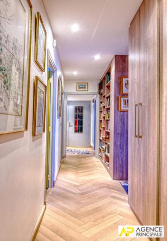 Versailles Notre-Dame Appartement 5 pièces 111 m² carrez situé au 2ème étage avec ascenseur, cave et box en option €1 095 000 ** - Référence 27660