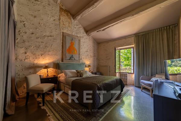 Mas d'exception avec court de tennis, proche centre ville