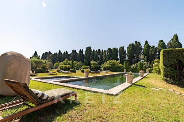 Mas d'exception avec court de tennis, proche centre ville