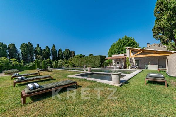 Mas d'exception avec court de tennis, proche centre ville