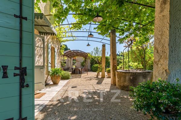 Mas d'exception avec court de tennis, proche centre ville