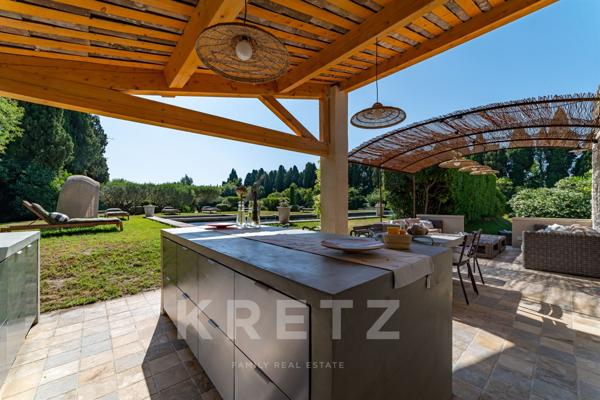 Mas d'exception avec court de tennis, proche centre ville