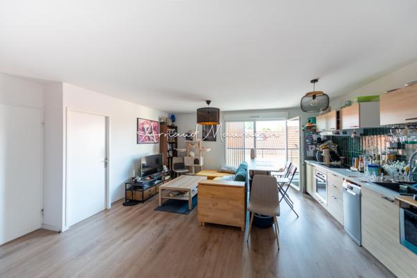 Appartement comme neuf avec balcon proche gare