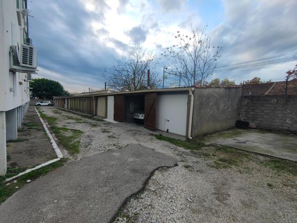 Appartement à vendre 4 pièces NIMES (30)