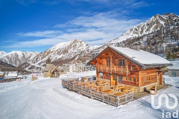 Maison à vendre 9 pièces 250 m² Isola