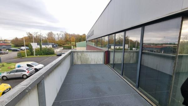 À VENDRE – Local d'activité de 500m² moderne et rare à Lusignan (86)