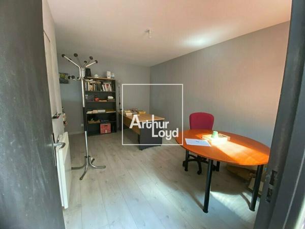 Bureaux dans un immeuble entretenu à la location