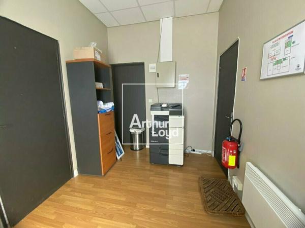 Bureaux dans un immeuble entretenu à la location