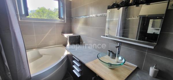 Maison individuelle avec piscine divisée en deux appartements T4 et annexe T2–Proche plage à pied SANTA LUCIA DI MORIANI (20230)