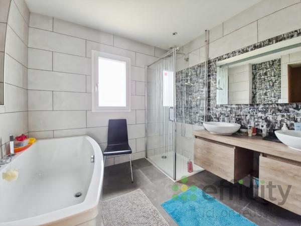 Maison 8 pièces - 270 m²