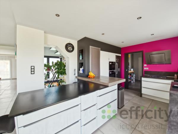 Maison 8 pièces - 270 m²