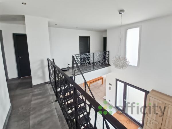 Maison 8 pièces - 270 m²