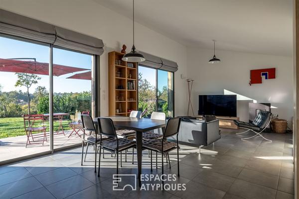 Maison contemporaine bioclimatique avec vue, proche Sarlat.