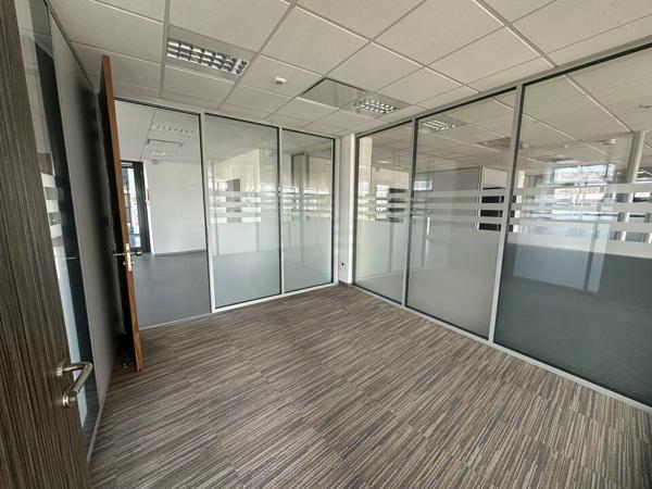 BUREAUX à VENDRE de 700 m²