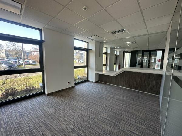 BUREAUX à VENDRE de 700 m²