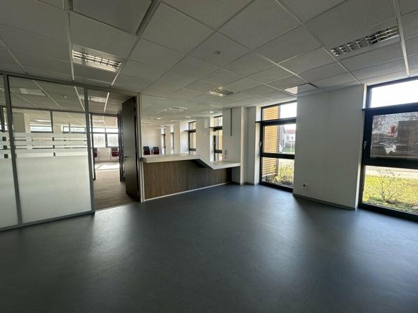 BUREAUX à VENDRE de 700 m²
