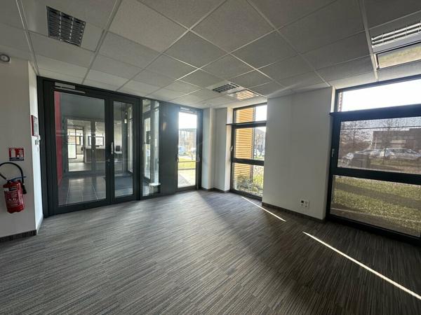 BUREAUX à VENDRE de 700 m²