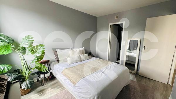 Location 2 Pieces 35 80000 Amiens 25 0927 01 0025