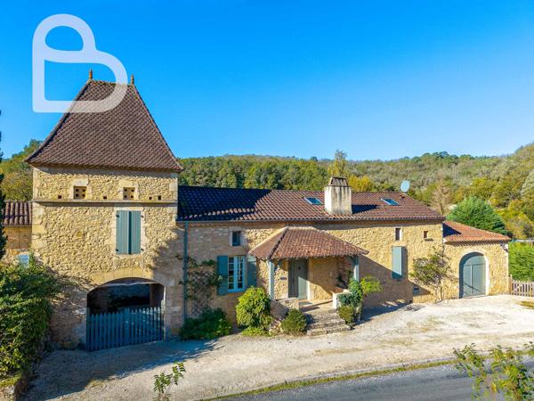 Puy-l'Évêque (46700) Une Maison Alliant Élégance et Raffinement