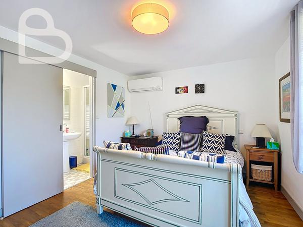 Puy-l'Évêque (46700) Une Maison Alliant Élégance et Raffinement